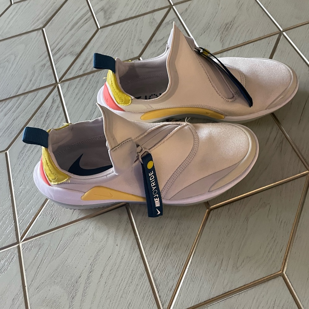 Used Nike woman shoes size 6.5